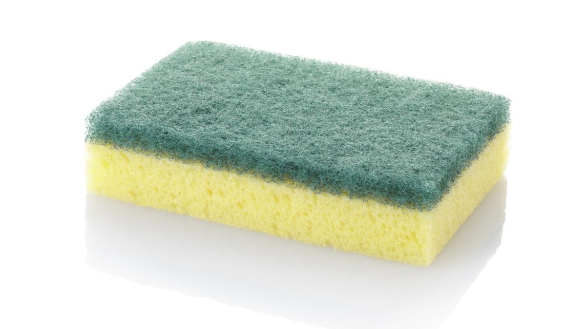 Cómo limpiar una esponja y matar bacterias